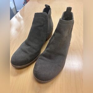 Universal Threads Suede Booties